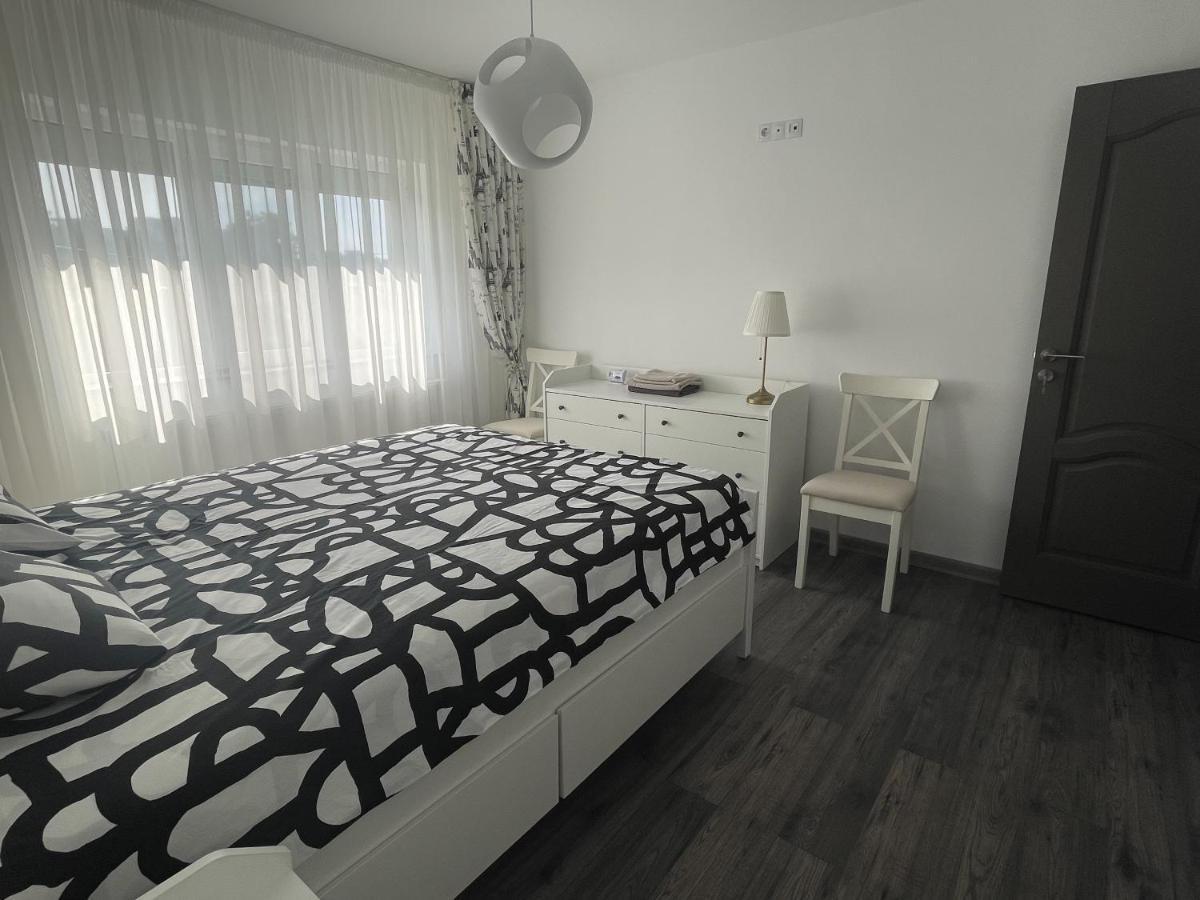 Vulcan Apartment Buzău Buitenkant foto